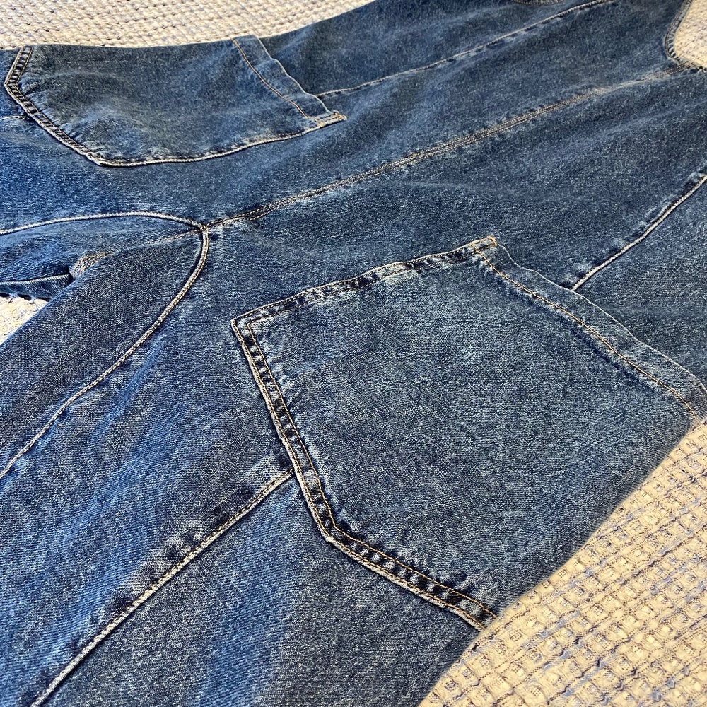 Fun Free People, dark jean jumpsuit size Medium